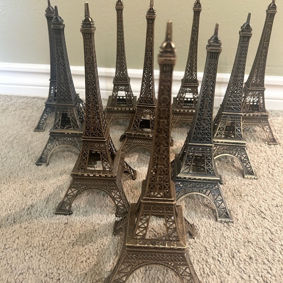 28 Eiffel Towers various sizes - Picture 7 of 8